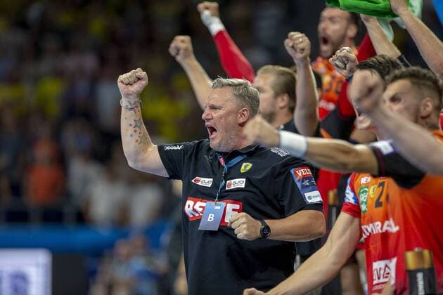 Germany Baden Württemberg Mannheim 12 09 2018 Handball Velux EHF Champions League Men Season 2018 2019 Rhein Neckar Löwen orange ESP Barcelona Lassa neongelb v l Coach Nikolaj Jacobsen Rhein Neckar Löwen Sport Rhein Neckar Löwen ESP Barca Lassa