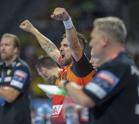 Germany Baden-Württemberg Mannheim 12 09 2018 Handball Velux EHF Champions League Mens Season 2018 2019 Rhein Neckar Löwen orange ESP Barcelona Lassa neongelb v l Bogdan Radivojevic Rhein Neckar Löwen Sport Rhein Neckar Löwen ESP Barca Lassa