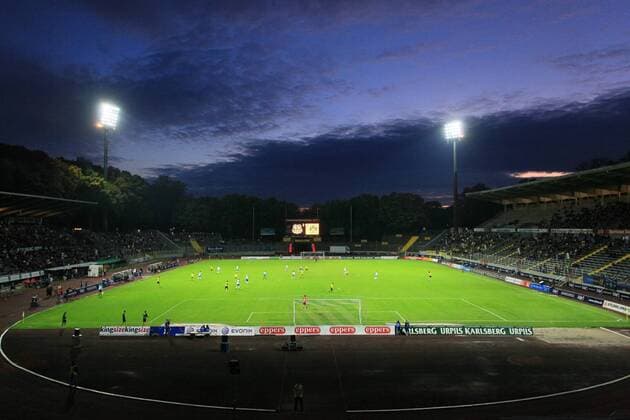The FCS receives the Bundesliga team Borussia Dortmund on Friday 09 10 2009 for a friendly match in Saarbrücken Ludwigsparkstadion Here in the picture The stadium filled with 6000 visitors