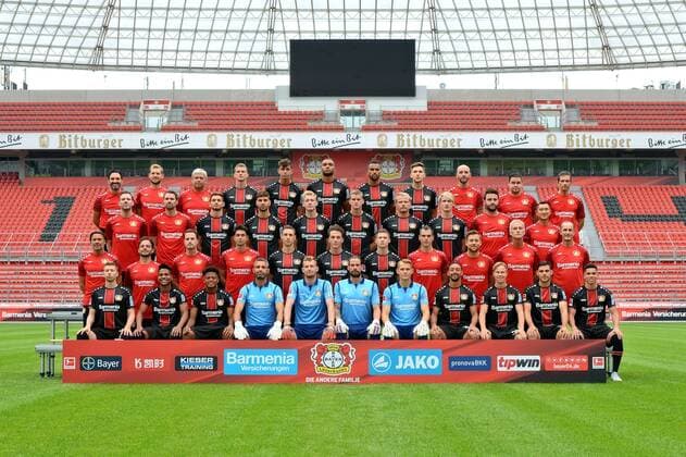 Football GER 1 BL Portraits 2018 2019 Team Photo Bayer Leverkusen Hi Row Burak Yildirim Sven Elsinger Stephan Stephan Hartner Lars Bender Kai Havertz Jonathan Tah Isaac Kiese Thelin Panagiotis Retsos Christian Beckers Martin Kowatzki Markus Irmer Third Row left Lennart Coerdt Simon Lackmann Lucas Alario Aleksander Peter Jannin Marcel Daum Sharjah Bigdeli Dominik Kohr Julian Baumgartlinger Jakub Bednarczyk David Thiel Nico Schneck Xavier Zembrod Heiko Herrlich Front row v left Brian the Lion Mitchell Weiser Wendell Leon Bailey Ramazan Özcan Lukas Hradecky Thorsten Kirschbaum Tomasz Kucz Karim Bellarabi Sam Schreck Kevin Volland Paulinho