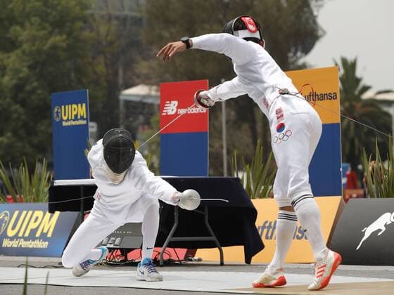 Jin Hwa Jung (R) of Korea and Joseph Valentin Belaud (L) of France compete in the individual men s fencing final, during the World Modern pentathlon moderner Fünfkampf Championships, in Mexico City, Mexico, 13 September 2018. EPA Jose Mendez World Modern Pentathlon Championships in Mexico !ACHTUNG: NUR REDAKTIONELLE NUTZUNG!  Copyright: xJosexMendezx MEX21 20180913-636724758386517480