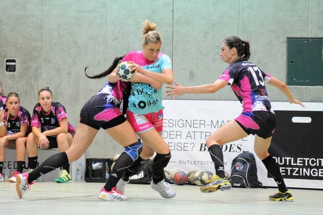 Marija Obradovic TusSies Metzingen 51 v Anita Azinovic HZRK Grude 14 TusSies Metzingen Women EHF Cup Round 1 14 09 2018 Photo TBaur Eibner TusSies Metzingen vs. HZRK Grude Metzingen Copyright: xEIBNER TobiasxBaurx EP_TBR