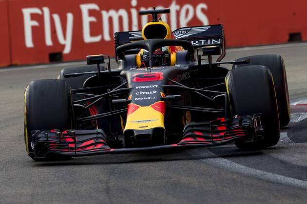 15th September 2018, Marina Bay Street Circuit, Singapore; Formula One Grand Prix of Singapore, Qualification; Aston Martin Red Bull driver Daniel Ricciardo  ActionPlus12062394 StephenxBlackberry