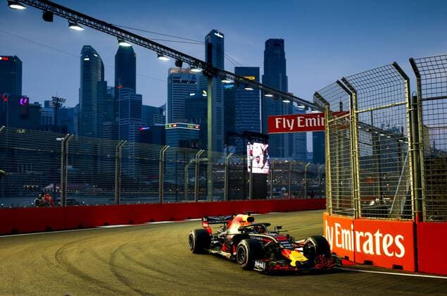 Motorsports: FIA Formula One World Championship WM Weltmeisterschaft 2018, Grand Prix of Singapore, 3 Daniel Ricciardo (AUS, Aston Martin Red Bull Racing), Singapore Singapore