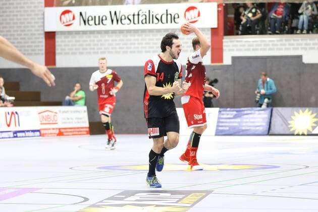 Torjubel vs Peter Strosack TuS N Luebbecke 14 TuS N Luebbecke vs TUSEM Essen Handball 2 Bundesliga 15 09 2018 TuS N Luebbecke vs TUSEM Essen Handball 2 Bundesliga 15 09 2018 Luebbecke Copyright: xEIBNER JanxStrohdiekx EP_JSK