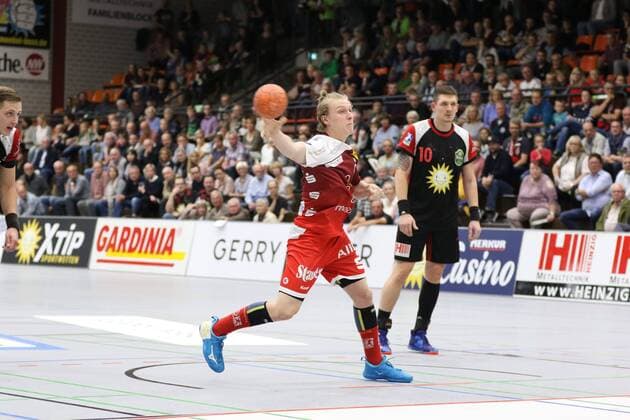 Noah Beyer TUSEM Essen 2 takes a seven-meter penalty TuS N Luebbecke vs. TUSEM Essen Handball 2 Bundesliga 15 09 2018 TuS N Luebbecke vs. TUSEM Essen Handball 2 Bundesliga 15 09 2018 Luebbecke Copyright: xEIBNER JanxStrohdiekx EP_JSK