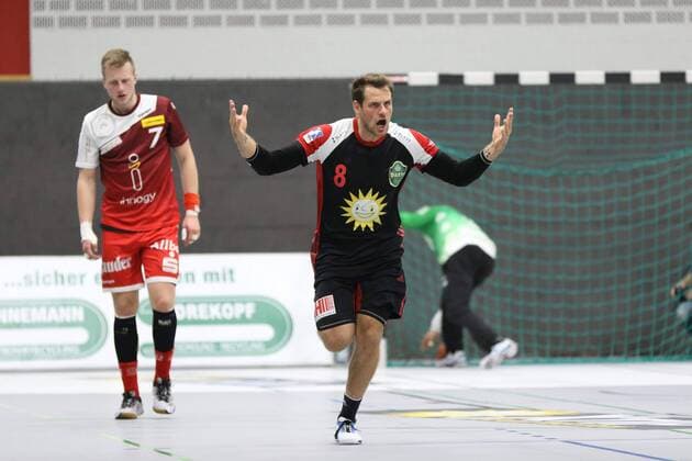 Torjubel at Jens Bechtloff TuS N Luebbecke 8 TuS N Luebbecke vs TUSEM Essen Handball 2 Bundesliga 15 09 2018 TuS N Luebbecke vs TUSEM Essen Handball 2 Bundesliga 15 09 2018 Luebbecke Copyright: xEIBNER JanxStrohdiekx EP_JSK