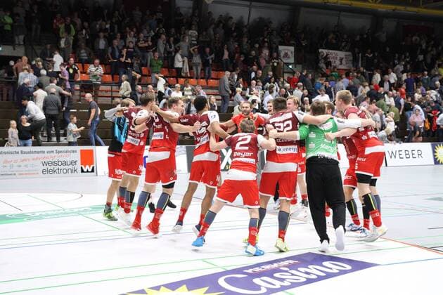 Siegesjubel at TUSEM Essen TuS N Luebbecke vs. TUSEM Essen Handball 2 Bundesliga 15 09 2018 TuS N Luebbecke vs. TUSEM Essen Handball 2 Bundesliga 15 09 2018 Luebbecke Copyright: xEIBNER JanxStrohdiekx EP_JSK