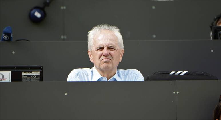 15 09 2018 Mainz OPEL Arena GER 1 Bundesliga Season 2018 2019 1 FSV Mainz 05 against FC Augsburg Former Bundesliga referee Eugen Strigel DFL regulations prohibit any use of images as image sequences or quasi video