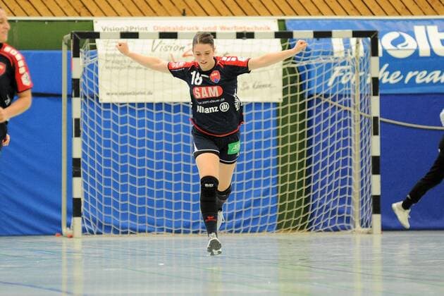 Lea Neubrander SG H2Ku Herrenberg Kuties 18 cheering SG H2Ku Herrenberg Handball league match 16 08 2018 Photo TBaur Eibner SG H2Ku Herrenberg Kuties vs. BSV Sachsen Zwickau Herrenberg Copyright: xToBaurx EibnerxPressefotox EP_TB