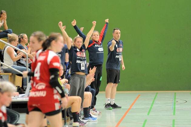 Jubilee at the Kuties on the bench SG H2Ku Herrenberg Handball league match 16 08 2018 Photo TBaur Eibner SG H2Ku Herrenberg Kuties vs. BSV Sachsen Zwickau Herrenberg Copyright: xToBaurx EibnerxPressefotox EP_TB