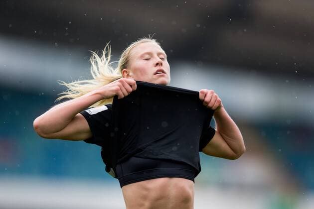 180916 Göteborgs Rebecka Blomqvist fails to miss during the football match in Damallsvenskan between Kopparbergs Gothenburg and Vittsjö on September 16, 2018 in Gothenburg  Copyright: MICHAELxERICHSEN BB180916MI014