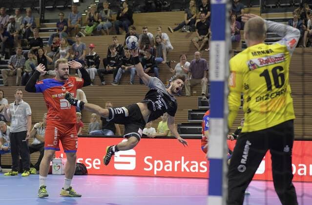 16 09 2018 Handball 2 Bundesliga HC Elbflorenz Dresden HBW Balingen Weilstetten Dresden Sebastian Gress against Balingen goalkeeper Tomas Mrkva c