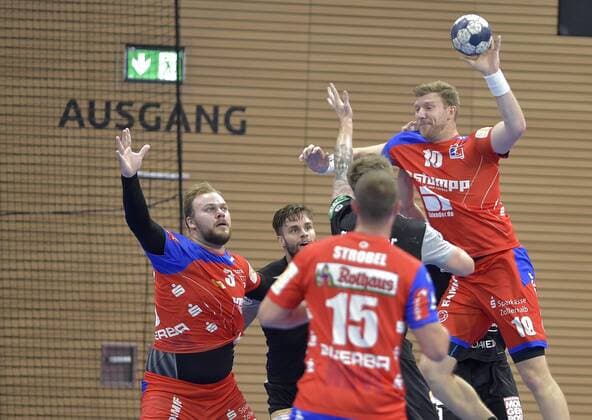 16 09 2018 Handball 2 Bundesliga HC Elbflorenz Dresden HBW Balingen Weilstetten Balingens Lars Friedrich plays the ball c