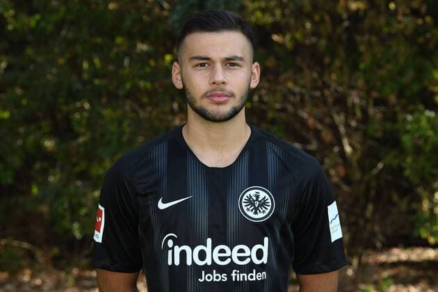 17 09 2018 xjhx Football 1 Bundesliga Eintracht Frankfurt Photo Call 2018 19 1 BL Portrait Date 2018 2019 emspor v l Sahverdi Cetin Eintracht Frankfurt DFL DFB REGULATIONS PROHIBIT ANY USE OF PHOTOGRAPHS as IMAGE SEQUENCES and or QUASI VIDEO Frankfurt am Main