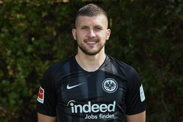 17 09 2018 xjhx Football 1 Bundesliga Eintracht Frankfurt Photo Call 2018 19 1 BL Portrait Date 2018 2019 emspor v l Ante Rebic Eintracht Frankfurt DFL DFB REGULATIONS PROHIBIT ANY USE OF PHOTOGRAPHS as IMAGE SEQUENCES and or QUASI VIDEO Frankfurt am Main