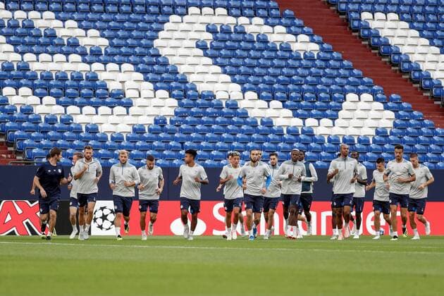 17 09 2018 Football Season 2018 2019 Champions League Final training FC Schalke 04 Team of FC Schalke 04 warming up Gelsenkirchen Veltins Arena NRW Germany