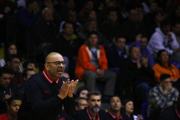 Canada s coach Roy Rana reacts during the World Cup China 2019 qualifier between Chile and Canada at the Antonio Azurmendi Riveros Coliseum, in Valdivia, Chile, 17 September 2018. Chile vs. Canada !ACHTUNG: NUR REDAKTIONELLE NUTZUNG!  Copyright: xJavierxValdesxLarrondox VAL102 20180918-636728306199157345