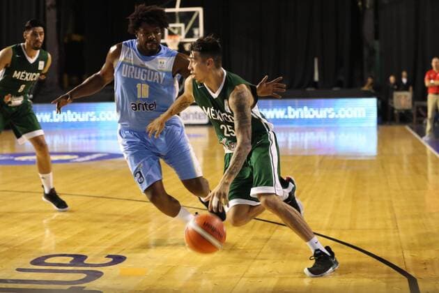 Mexican Lucas Martinez (R) in action against Uruguayan Hatila Passos during a World Cup China 2019 qualifier between Uruguay and Mexico, in Montevideo, Uruguay, 17 September 2018. Uruguay vs. Mexico !ACHTUNG: NUR REDAKTIONELLE NUTZUNG!  Copyright: xRaulxMartinezx MON104 20180918-636728309986700777