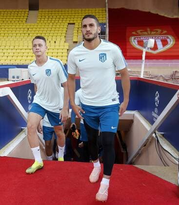 Entrenamiento del Atletico en Monaco antes del partido de Liga de Campeones. En la imagen, Koke y Borja Garces. Atletico training session in Monaco before Champions League match. In this picture, oke and Borja Garces. 