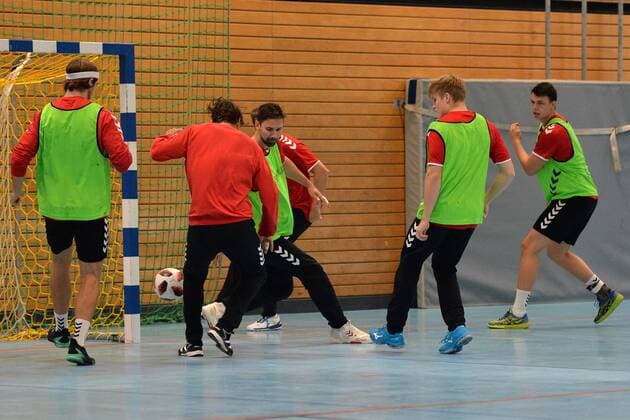 Handball Men 1 Bundesliga Season 2018 19 Training Füchse Berlin Jacob Tandrup Holm No. 6 Füchse Berlin TW Silvio Heinevetter No. 12 Foxes Berlin Fabian Wiede No. 3 Foxes Berlin Christoph Reißky No. 43 Foxes Berlin Frederik Simak No. 24 Foxes Berlin 18 09 18 Copyright: xMichaelxHundtx xMatthiasxKochx