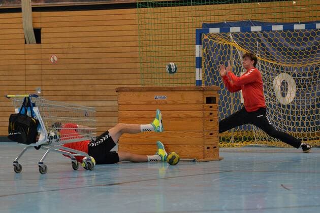 Handball Men 1 Bundesliga Season 2018 19 Training Füchse Berlin Goalkeeper Coach Petr Stochl Füchse Berlin TW Malte Semisch Nr 16 Füchse Berlin 18 09 18 Copyright: xMichaelxHundtx xMatthiasxKochx