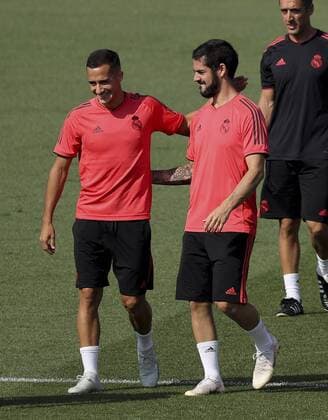 Real Madrid s players Lucas Vazquez (L) and Isco (R) attend the team s training session at Valdebebas city in Madrid, Spain, 18 September 2018. Real Madrid will be facing Roma in a Champions League match next 19 September 2018. Real Madrid training session !ACHTUNG: NUR REDAKTIONELLE NUTZUNG!  Copyright: xBALLESTEROSx GRAF5229 20180918-636728697132375554