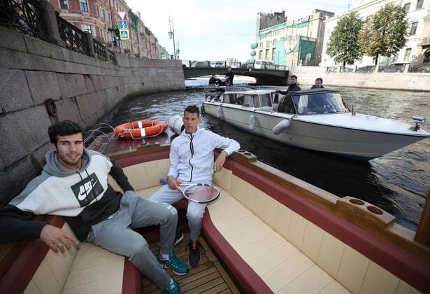 Tennis. XXIII INTERNATIONAL TENNIS TOURNAMENT Petersburg Open 2018. The first seeded Dominic Tim (Austria) and the 1st Russian racquet Karen Khachanov went on a water excursion along the rivers and canals of St. Petersburg on Tuesday, September 18. 