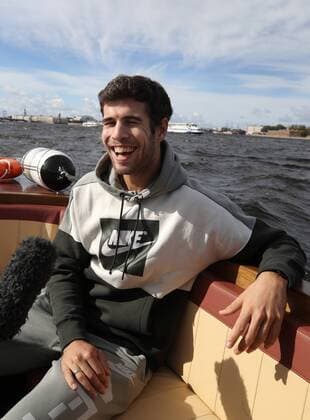 Tennis. XXIII INTERNATIONAL TENNIS TOURNAMENT Petersburg Open 2018. The first seeded Dominic Tim (Austria) and the 1st Russian racquet Karen Khachanov went on a water excursion along the rivers and canals of St. Petersburg on Tuesday, September 18. 