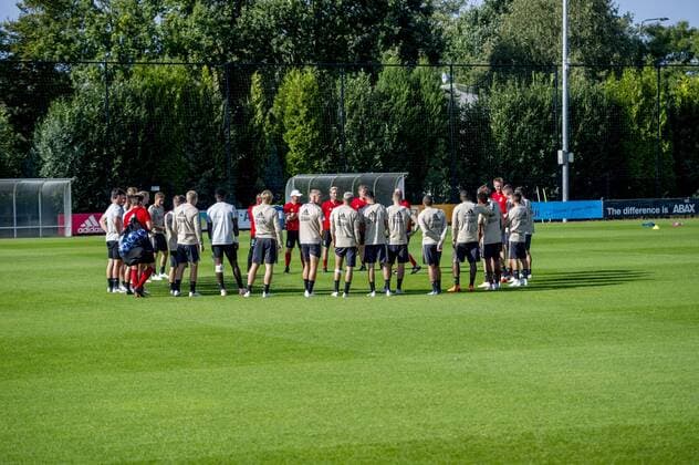 18-09-2018 VOETBAL: TRAINING EN PERSCONFERENTIE AJAX: AMSTERDAM Overzicht Foto: SCS Michel Utrecht xVIxVIxImagesx xSoenarxChamidxsportfotografiexIVx 12161808