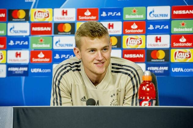 18-09-2018 VOETBAL: TRAINING EN PERSCONFERENTIE AJAX: AMSTERDAM Matthijs de Ligt (Ajax) Foto: SCS Michel Utrecht xVIxVIxImagesx xSoenarxChamidxsportfotografiexIVx 12161666