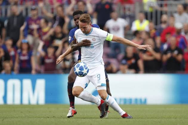 (l-r) Samuel Umtiti of FC Barcelona Barca Luuk de Jong of PSV during the UEFA Champions League group B match between FC Barcelona and PSV Eindhoven at the Camp Nou stadium on September 18, 2018 in Barcelona, Spain. UEFA Champions League 2018 2019 xVIxVIxImagesx xMauricexvanxSteenxIVx 12162161