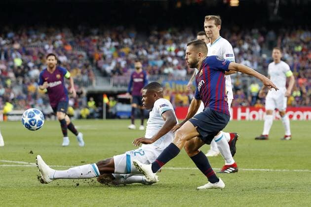 (l-r) Denzel Dumfries of PSV, Jordi Alba of FC Barcelona Barca Daniel Schwaab of PSV during the UEFA Champions League group B match between FC Barcelona and PSV Eindhoven at the Camp Nou stadium on September 18, 2018 in Barcelona, Spain. UEFA Champions League 2018 2019 xVIxVIxImagesx xMauricexvanxSteenxIVx 12162240