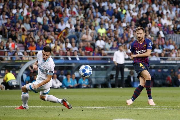 (l-r) Nick Viergever of PSV, Ivan Rakitic of FC Barcelona Barca during the UEFA Champions League group B match between FC Barcelona and PSV Eindhoven at the Camp Nou stadium on September 18, 2018 in Barcelona, Spain. UEFA Champions League 2018 2019 xVIxVIxImagesx xMauricexvanxSteenxIVx 12162265
