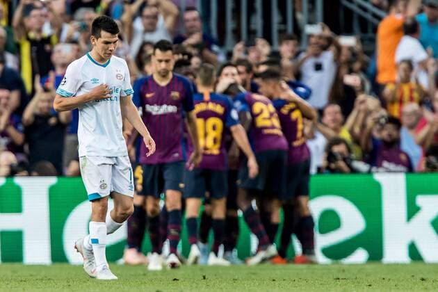 BARCELONA, 18-09-2018, Stadium Nou Camp, season 2018 2019, Champions League football. PSV forwarder Hirving Lozano (L) dejected after the 1-0 of Barcelona player Lionel Messi (NOT IN PHOTO) during the game FC Barcelona Barca - PSV. Barcelona - PSV  x2474596x