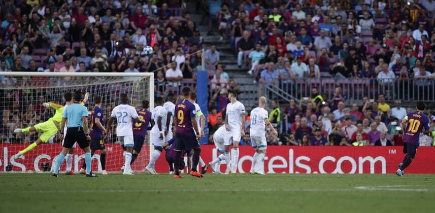 18th September 2018, Camp Nou, Barcelona, Spain; UEFA Champions League football, FC Barcelona Barca versus PSV; Lionel Messi of FC Barcelona turns away in celebration as he scores the opening goal from a free kick but before the ball hits the net in minute 31  ActionPlus12063524 EricxAlonso