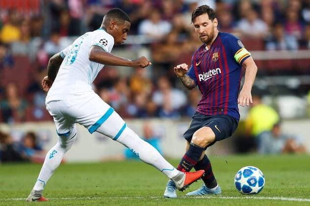 FC Barcelona Barca s Argentinian striker Lionel Messi (R) and PSV Eindhoven s Dutch midfielder Pablo Rosario vie for the ball during the first UEFA Champions League group B match between FC Barcelona and PSV Eindhoven, at the Camp Nou stadium, in Barcelona, Catalonia, Spain, 18 September 2018. FC Barcelona vs. PSV Eindhoven !ACHTUNG: NUR REDAKTIONELLE NUTZUNG!  Copyright: xAlejandroxGarciax BCN10 20180918-636728985486281502