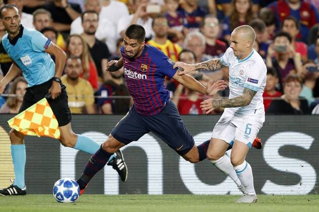 (l-r) Luis Suarez of FC Barcelona Barca Angelino of PSV during the UEFA Champions League group B match between FC Barcelona and PSV Eindhoven at the Camp Nou stadium on September 18, 2018 in Barcelona, Spain. UEFA Champions League 2018 2019 xVIxVIxImagesx xMauricexvanxSteenxIVx 12162522
