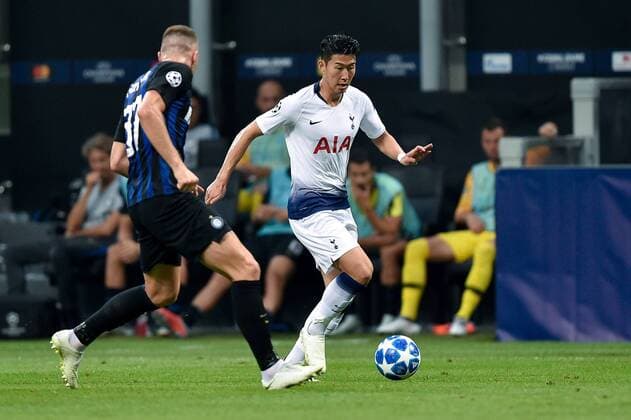 Son Heung-Min of Tottenham Hotspur and Milan Skriniar of Inter Milan fight for the ball during the UEFA Champions League Group B match between Inter Milan and Tottenham Hotspur at Stadio San Siro, Milan, Italy on 18 September 2018. Copyright: xGiuseppexMaffiax 2101