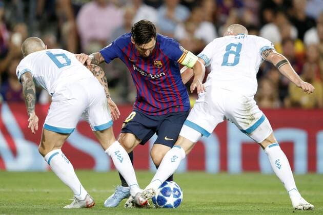 (l-r) Angelino of PSV, Lionel Messi of FC Barcelona Barca Jorrit Hendrix of PSV during the UEFA Champions League group B match between FC Barcelona and PSV Eindhoven at the Camp Nou stadium on September 18, 2018 in Barcelona, Spain. UEFA Champions League 2018 2019 xVIxVIxImagesx xMauricexvanxSteenxIVx 12162881