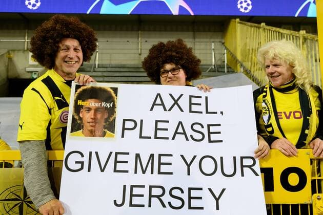 Bruegge Belgium 18 09 2018 UEFA Champions League 2018 19 Season Preliminary Round Group Stage Group A 1 Gameday Club Bruegge BV Borussia Dortmund Fans of Axel Witsel BVB DeFodi001