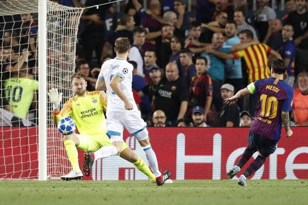 BARCELONA, 18-09-2018, Stadium Nou Camp, season 2018 2019, Champions League football. Barcelona player Lionel Messi scores the goal, PSV keeper Jeroen Zoet , during the match FC Barcelona Barca - PSV . Barcelona - PSV  x2474985x