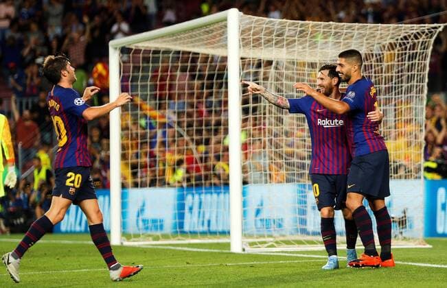 FC Barcelona Barca s Argentinian striker Lionel Messi (2R) jubilates a goal with Uruguayan Luis Suarez (2R) and Spanish Sergi Roberto (L) during the first UEFA Champions League group B match between FC Barcelona and PSV Eindhoven, at the Camp Nou stadium, in Barcelona, Catalonia, Spain, 18 September 2018. FC Barcelona vs. PSV Eindhoven !ACHTUNG: NUR REDAKTIONELLE NUTZUNG!  Copyright: xAlejandroxGarciax BCN20 20180918-636729007317136354