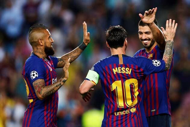 FC Barcelona Barca s Argentinian striker Lionel Messi (C) jubilates a goal with Uruguayan Luis Suarez (R) and Chilean Arturo Vidal during the first UEFA Champions League group B match between FC Barcelona and PSV Eindhoven, at the Camp Nou stadium, in Barcelona, Catalonia, Spain, 18 September 2018. FC Barcelona vs. PSV Eindhoven !ACHTUNG: NUR REDAKTIONELLE NUTZUNG!  Copyright: xAlejandroxGarciax BCN23 20180918-636729009188879079
