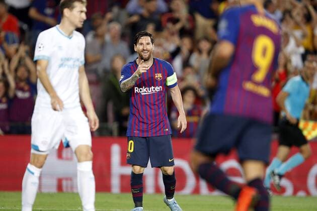 (l-r) Daniel Schwaab of PSV, Lionel Messi of FC Barcelona Barca Luis Suarez of FC Barcelona during the UEFA Champions League group B match between FC Barcelona and PSV Eindhoven at the Camp Nou stadium on September 18, 2018 in Barcelona, Spain. UEFA Champions League 2018 2019 xVIxVIxImagesx xMauricexvanxSteenxIVx 12163096