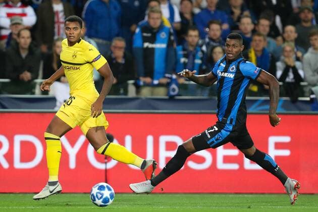 Dortmund s Manuel Akanji and Club s Wesley Moraes fight for the ball during a game between Belgian soccer team Club Brugge KV and German club Borussia Dortmund, in Brugge, Tuesday 18 September 2018, day one of the UEFA Champions League, in group A. BRUNOxFAHY  x05428652x