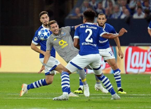 18 09 2018 xovx Football UEFA Champions League FC Schalke 04 FC Porto emporal Suat Serdar FC Schalke 04 Hector Herrera FC Porto Weston McKennie FC Schalke 04 Nabil Bentaleb FC Schalke 04 DFL DFB REGULATIONS PROHIBIT ANY USE OF PHOTOGRAPH as IMAGE SEQUENCES and or QUASI VIDEO Gelsenkirchen