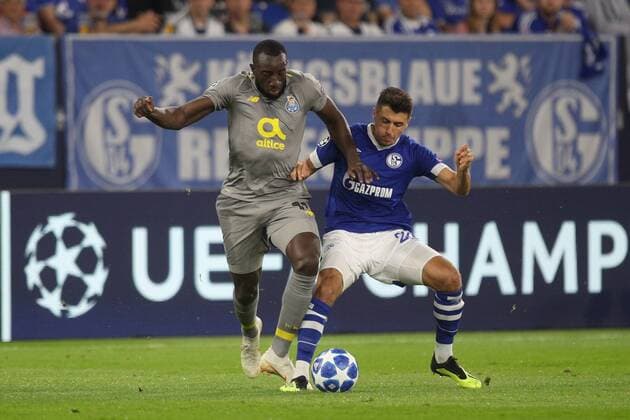 18 09 2018 Football Season 2018 2019 Champions League 1 Gameday FC Schalke 04 FC Porto v L Moussa Marega FC Porto Alessandro Scoop FC Schalke 04 Gelsenkirchen Veltins Arena NRW Germany