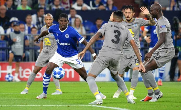 Soccer UEFA Champions League Men Season 2018 2019 Group D 1 Gamedays FC Gelsenkirchen FC Schalke 04 S04 blue FC Porto gray Breel Embolo S04 Eder Militao FCP action UEFA REGULATIONS PROHIBIT ANY USE OF PHOTOGRAPH AS IMAGE SEQUENCES AND OR QUASI VIDEO