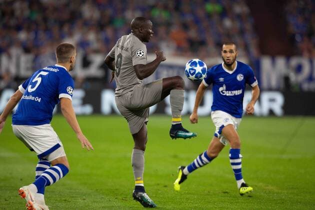 Gelsenkirchen Germany 18 09 2018 UEFA Champions League 2018 19 Season Group Stage Group D 1 Gameday FC Schalke 04 FC Porto Matija Nastasic S04 Vincent Aboubakar Porto Nabil Bentaleb S04 in action DeFodi512